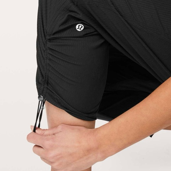 Lululemon Womens Dance Studio Crop 25" Pant Sz 2 Black Sweat-Wicking Lightweight - Picture 3 of 12